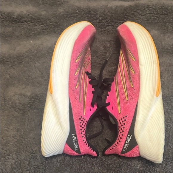 New Balance Women’s Bright Pink and Black FuelCell Running Sneakers - Picture 3 of 5